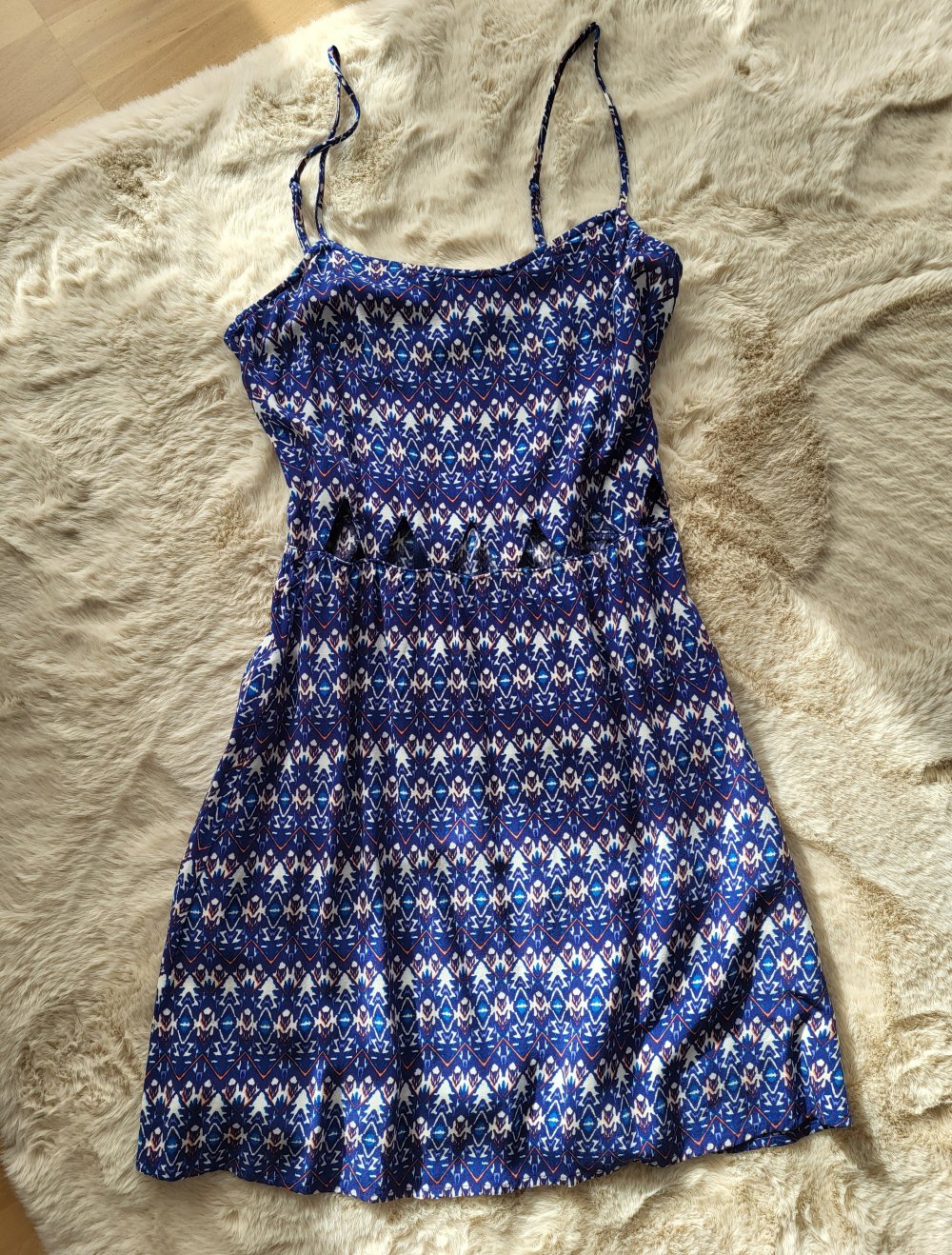 Blaues Sommerkleid Spaghettiträger Cut Outs H&M