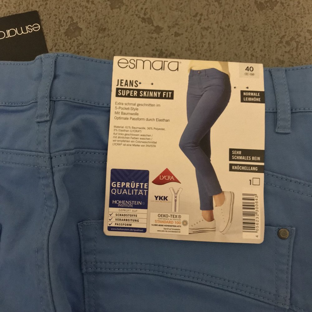 Knallblaue Skinny Fit