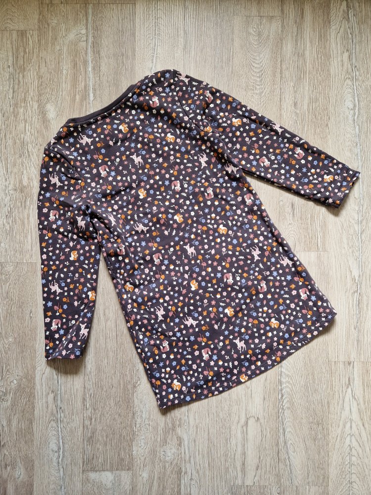 Kleid mit Waldtieren Herztaschen vorn