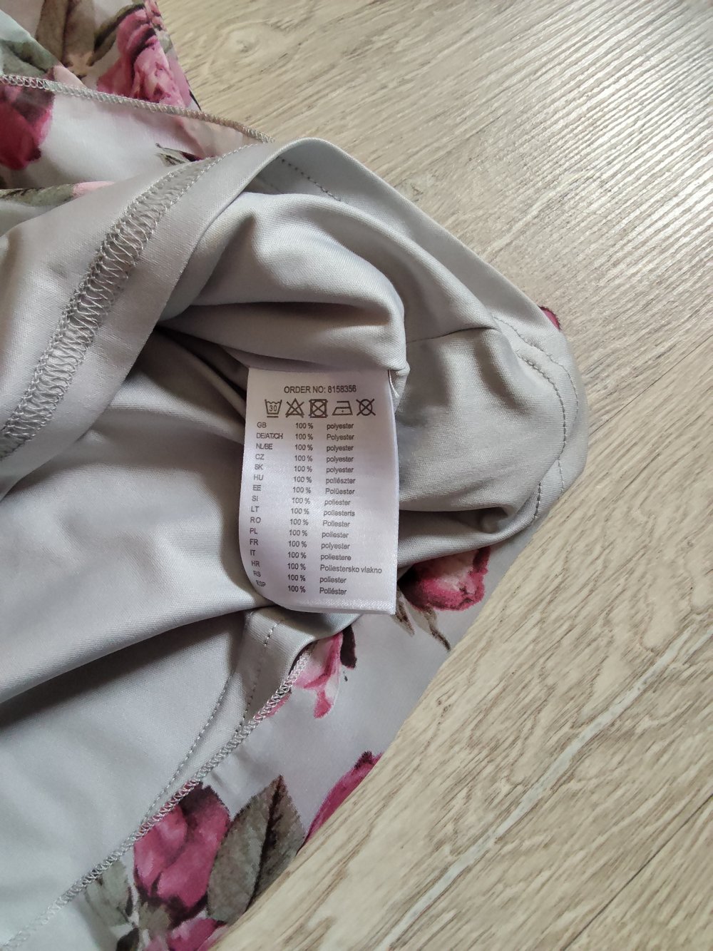 Schickes Blumen Top / Bluse mit Pailletten 