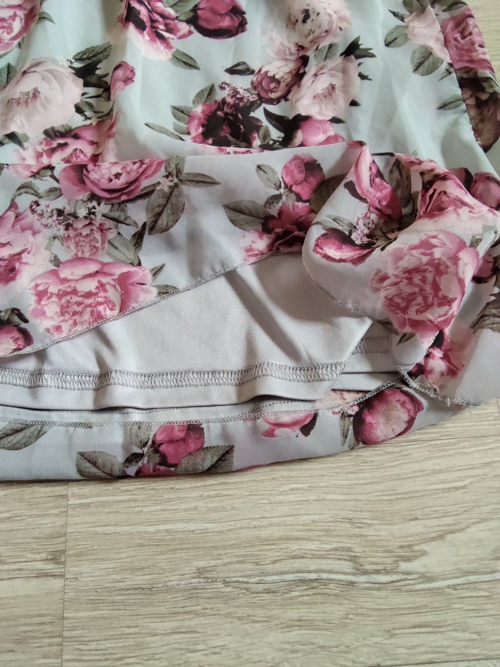 Schickes Blumen Top / Bluse mit Pailletten 