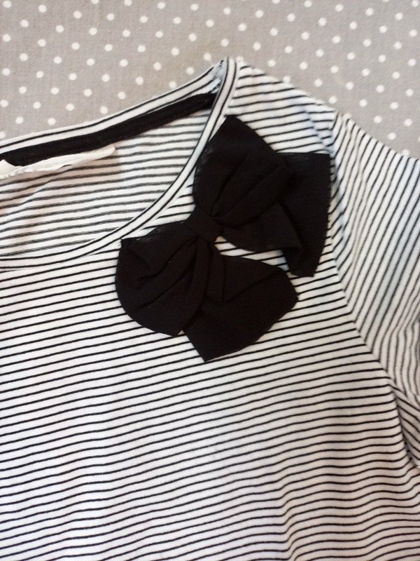 NEUWERTIG! H&M Shirt Gr 134/140, Mädchen, Schleife, Ringel, creme, Kurzarm, Sommer