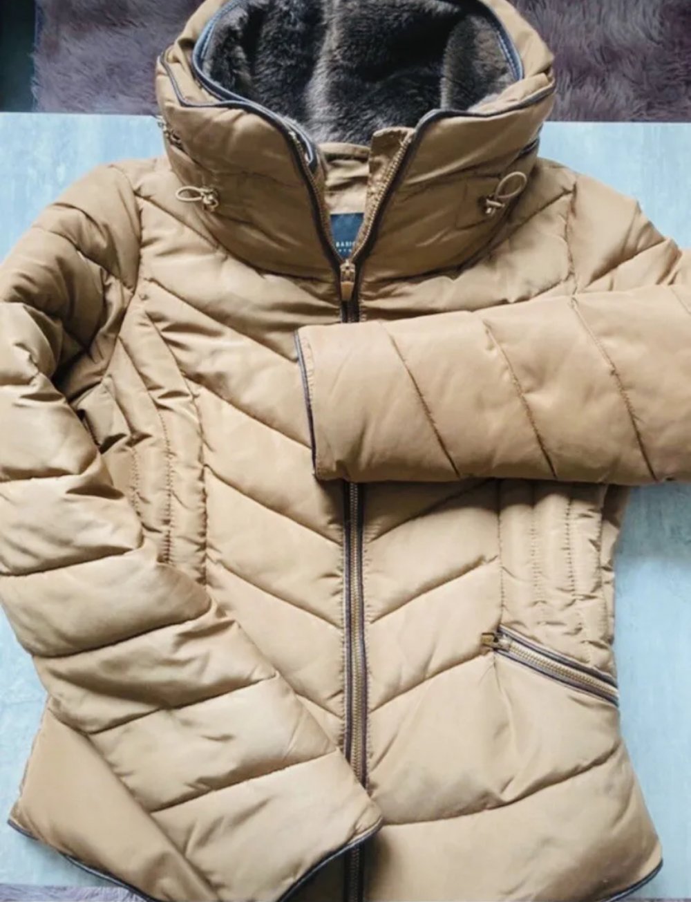 Schöne Steppjacke Jacke Gesteppt Übergangsjacke Kunstfell Fellkragen Zara Basic