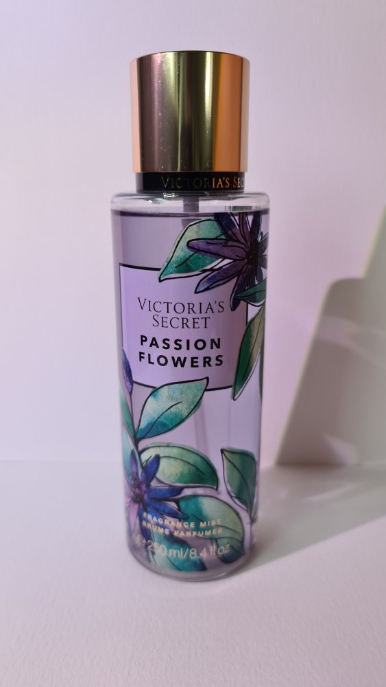 Victoria's Secret Bodyspray Passion Flowers