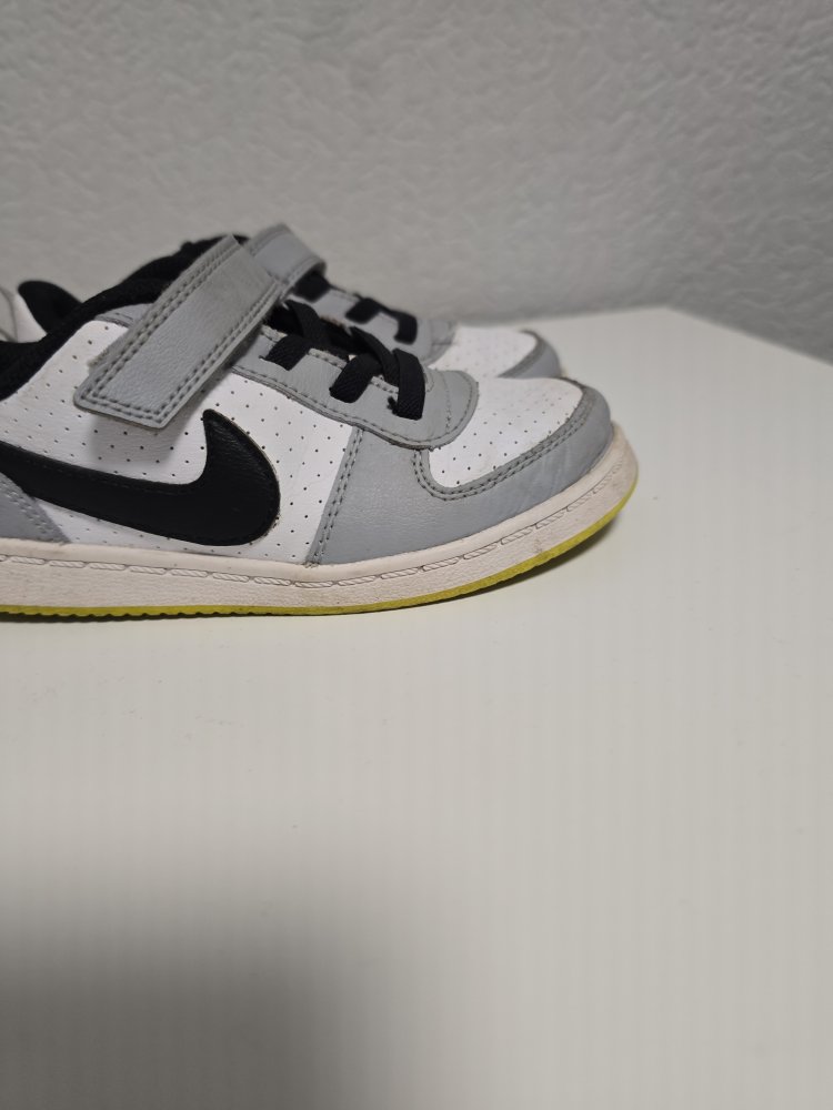 Nike Schuhe Gr 27