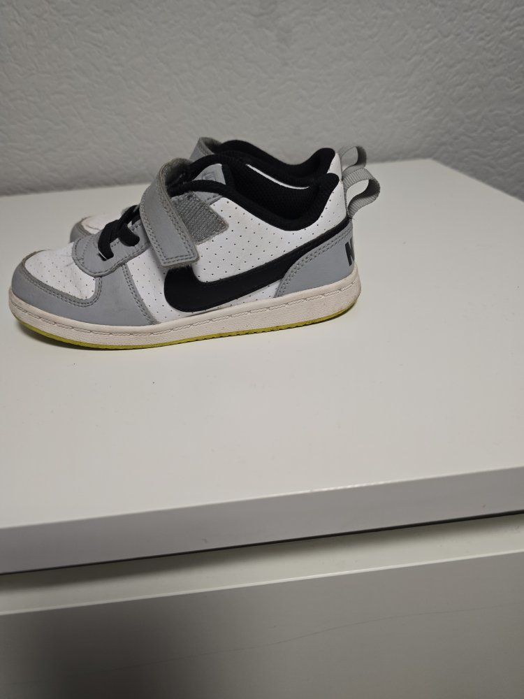 Nike Schuhe Gr 27