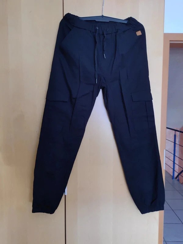 neue schwarze Jogpands Gr.M