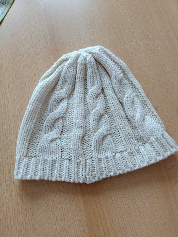 Beige Mütze
