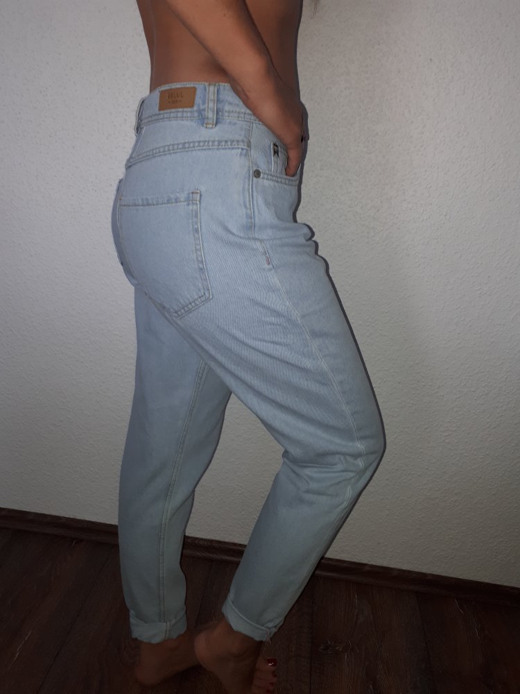 Ich verkaufe eine super schöne Mom Jeans in Größe S von Sublevel!