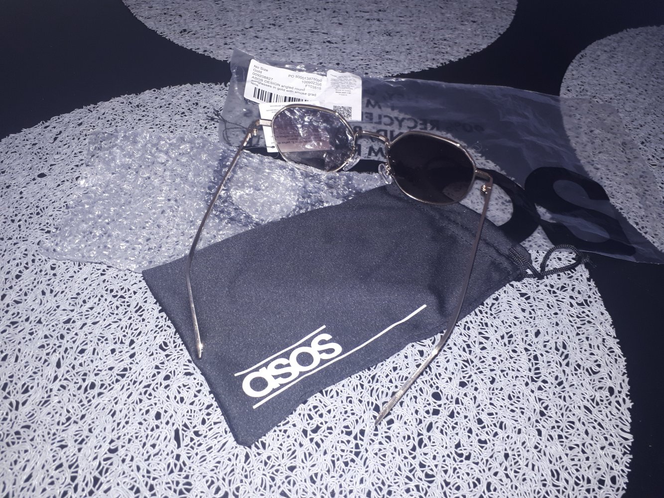 Super schöne neue Sonnenbrille mit Etikett von Asos!