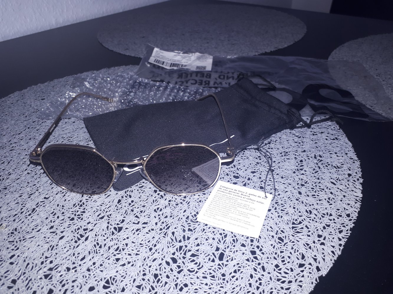 Super schöne neue Sonnenbrille mit Etikett von Asos!