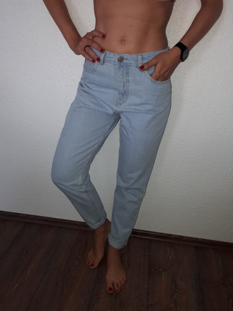 Ich verkaufe eine super schöne Mom Jeans in Größe S von Sublevel!