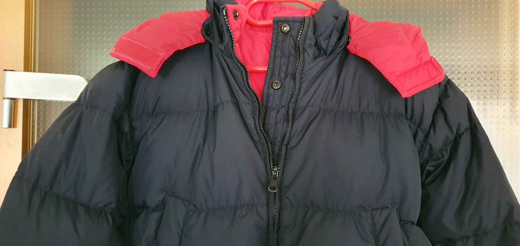 Daunenwendejacke in dunkelblau/rot mit Kapuze, Marke: Lands' End