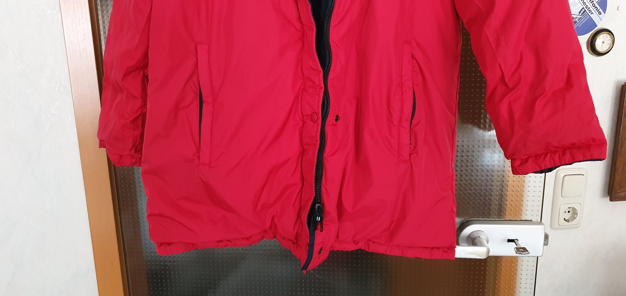 Daunenwendejacke in dunkelblau/rot mit Kapuze, Marke: Lands' End