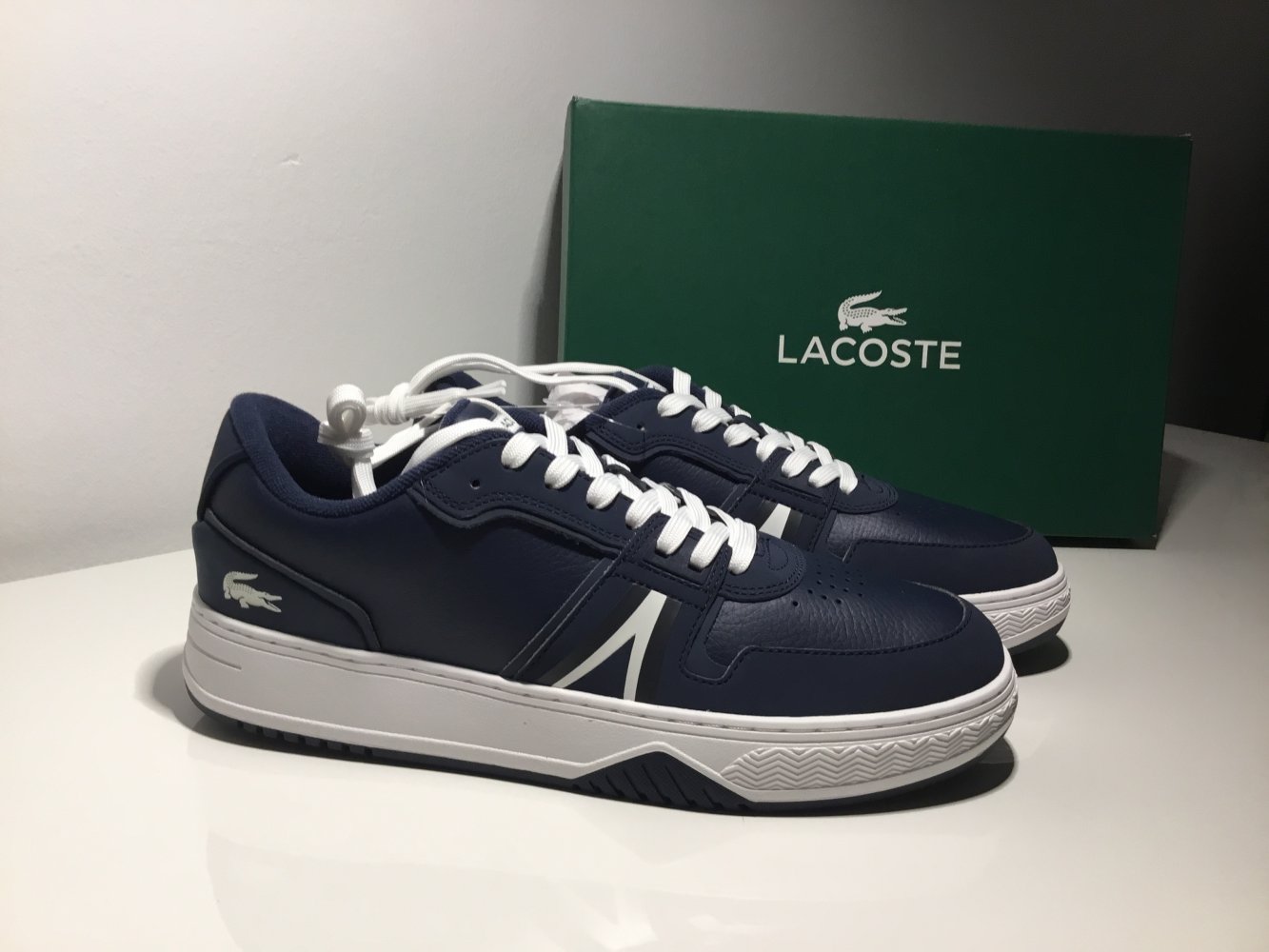 Neu! Sneaker (Leder) von Lacoste in dunkelblau 