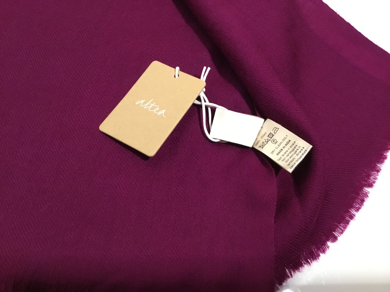 Neu! Großer Schal von ALTEA aus 100% Wolle, in magenta