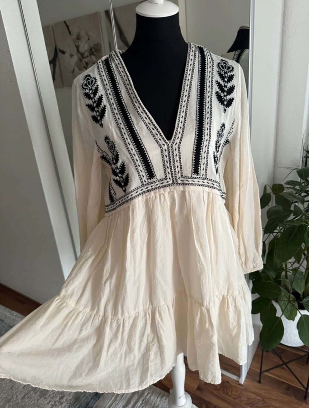 Kleid,Tunik gr.XL neu Zara mit stickerei