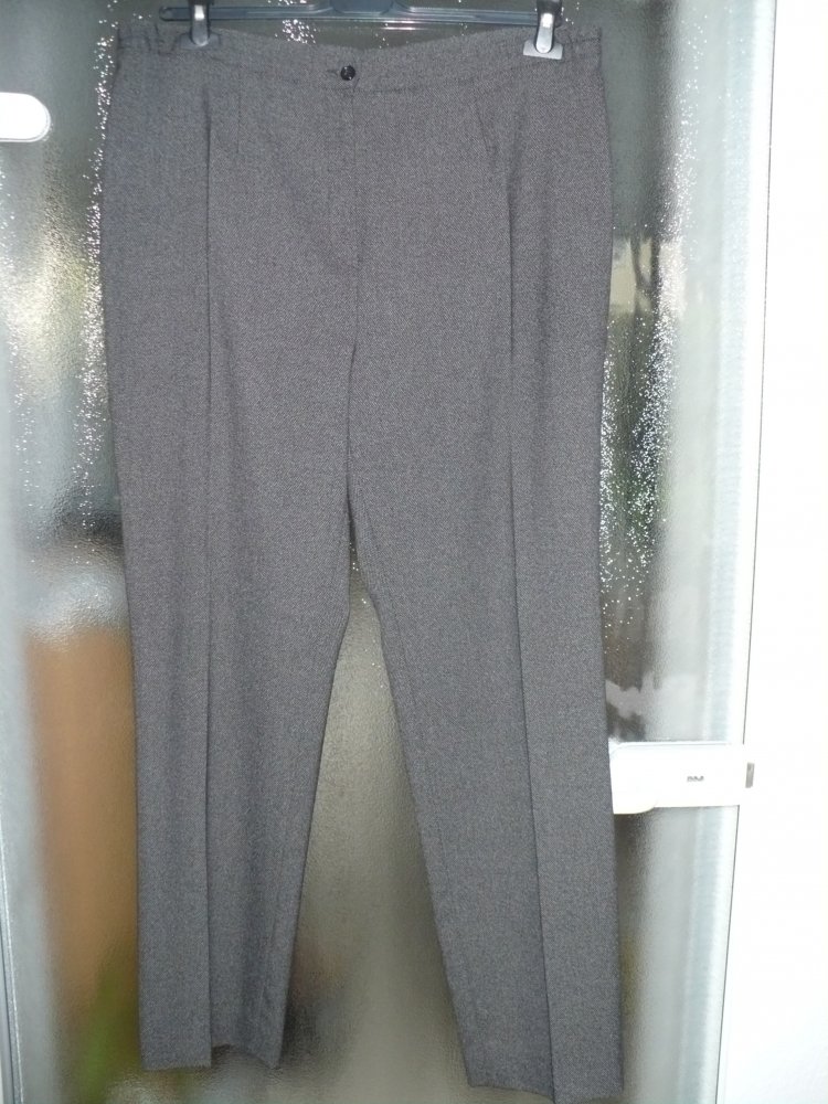 Hosenanzug schwarz-grau - Gr. 46/48