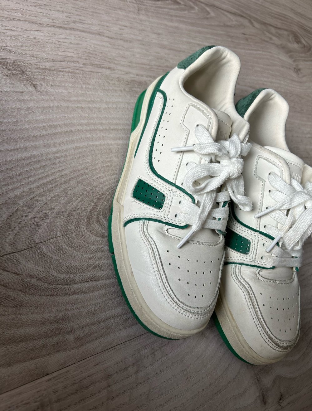 Sneaker