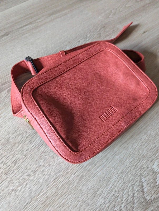 Veganes Leder Bauchtasche Schultertasche nuuwa? Umhängetasche