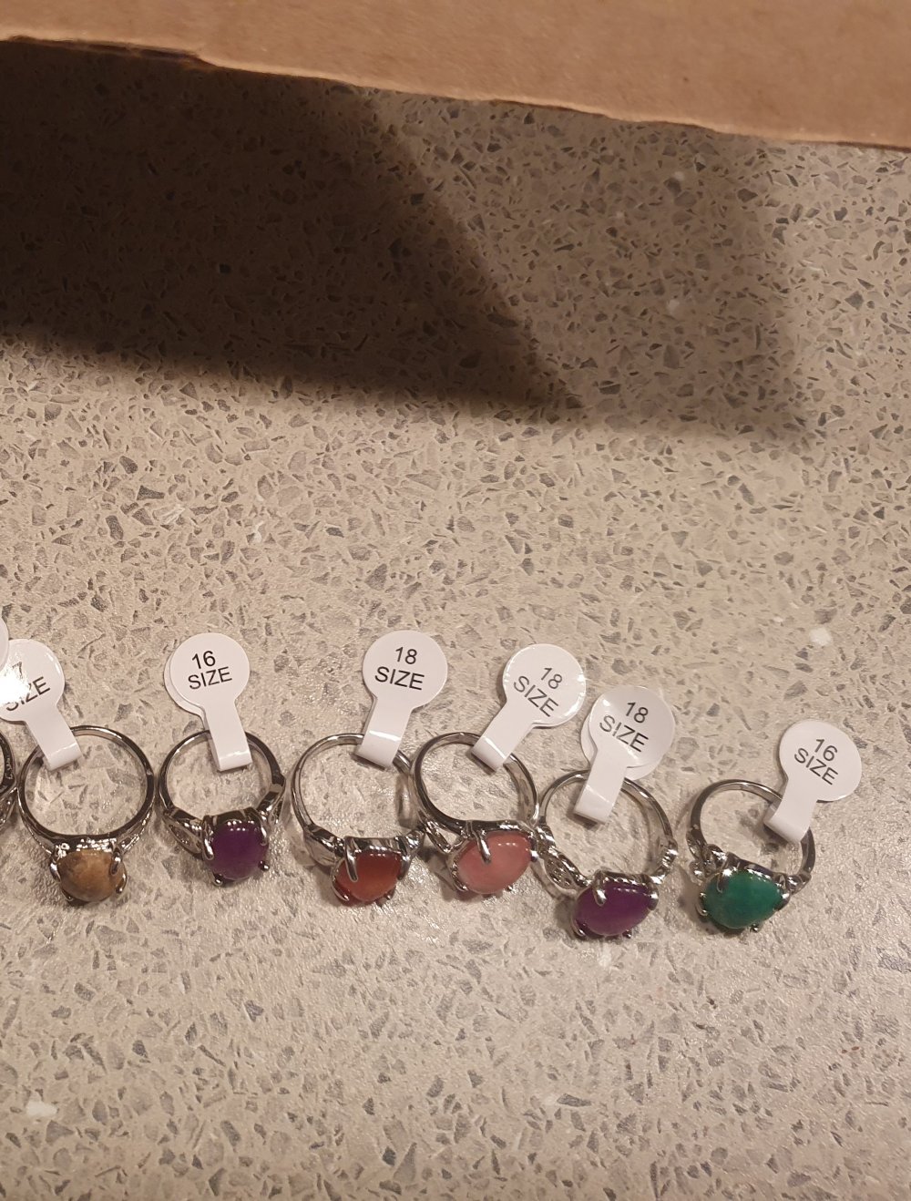 Ringe mit verschiedenen  Edelsteinen