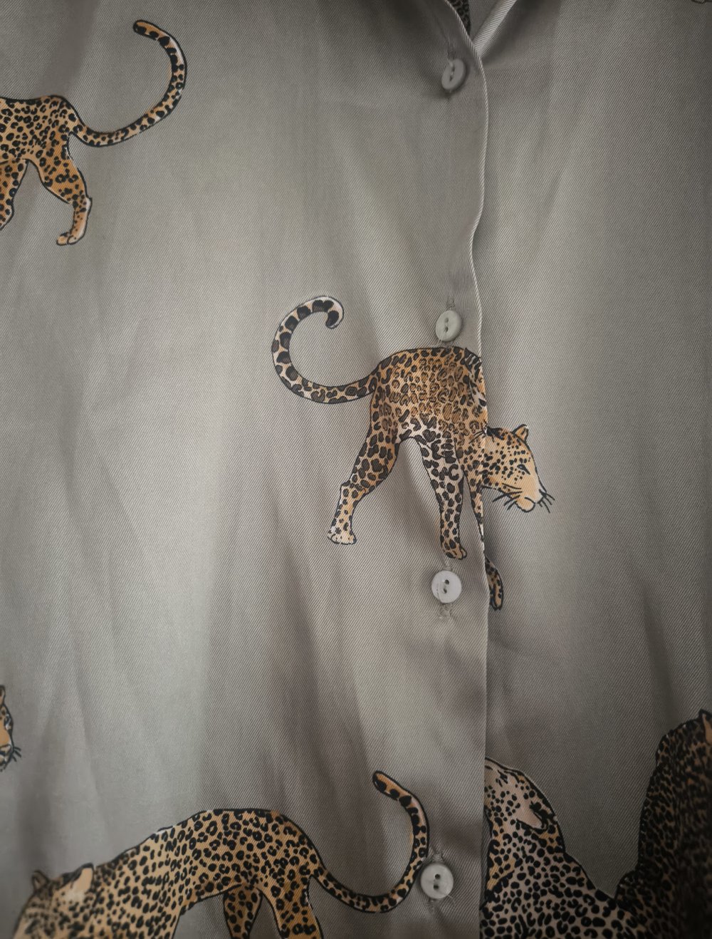 Zara Hemd Langarm Leo Muster Animal print leopard Kaki Gr.S