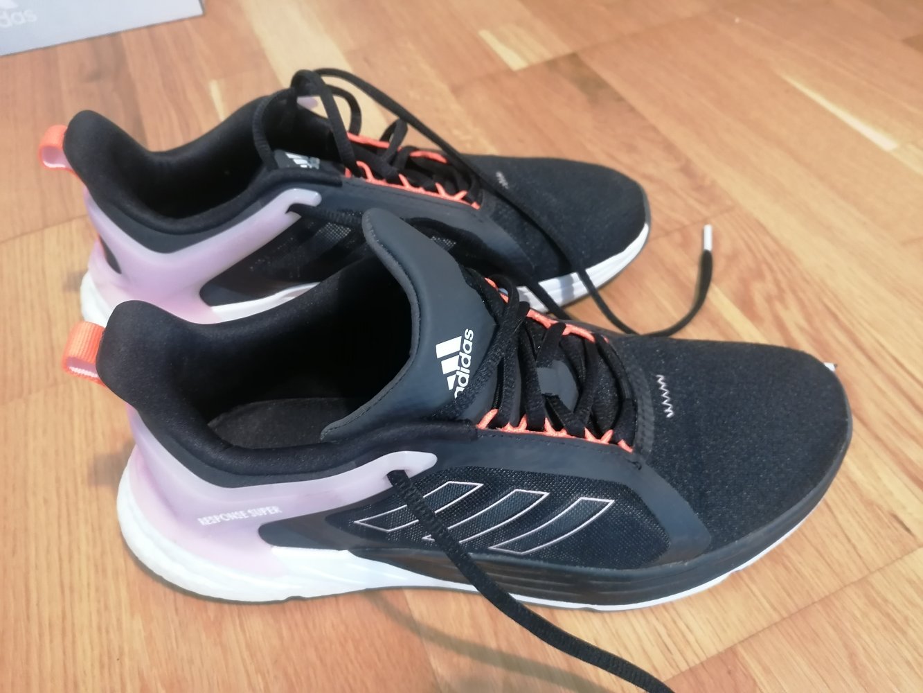 Sportschuhe Adidas