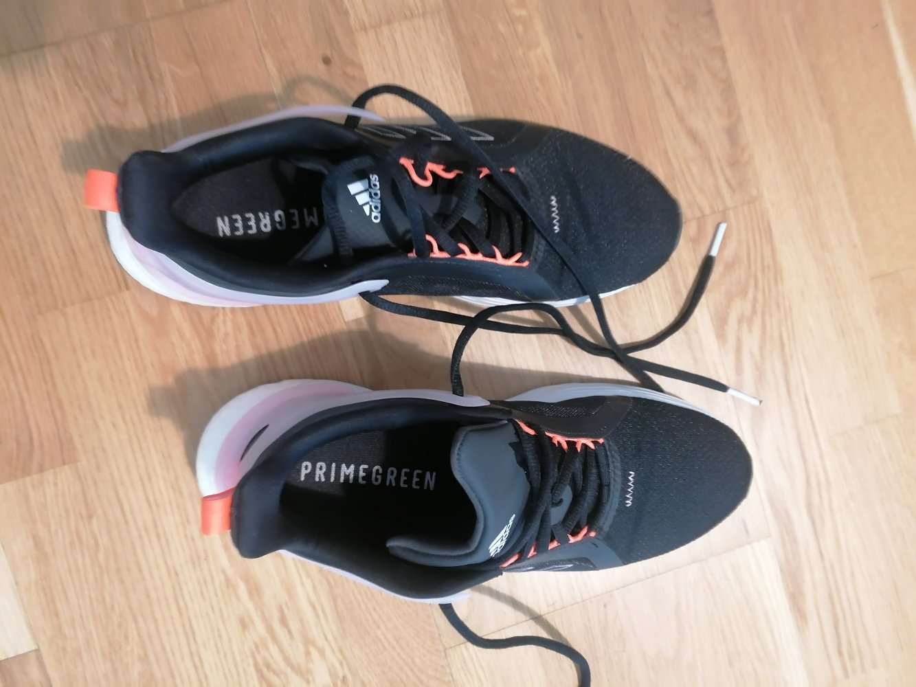 Sportschuhe Adidas