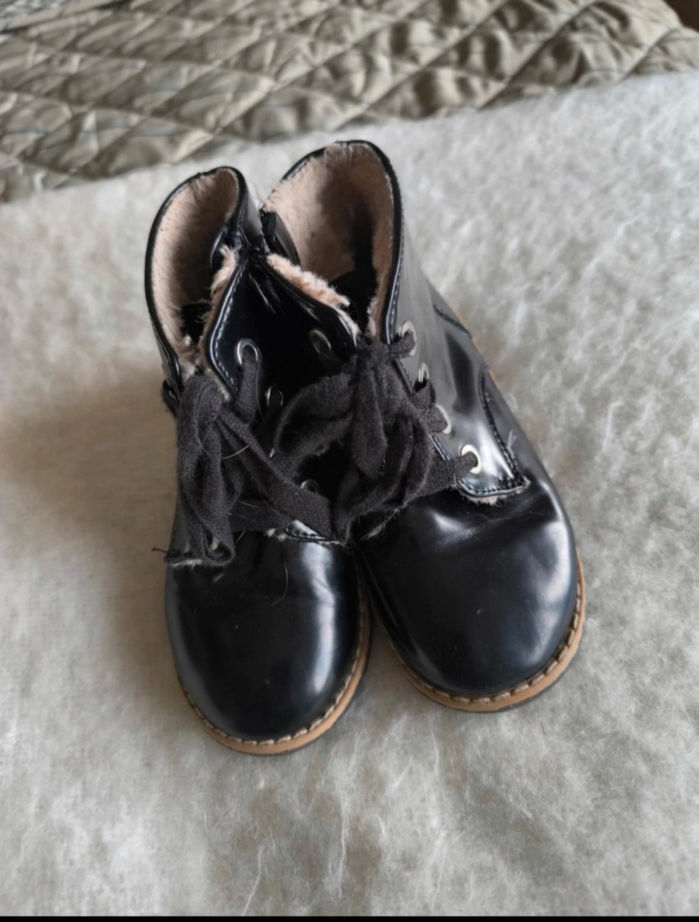 Zara Lederschuhe mit warmen Futter in gr 24 neuwertig