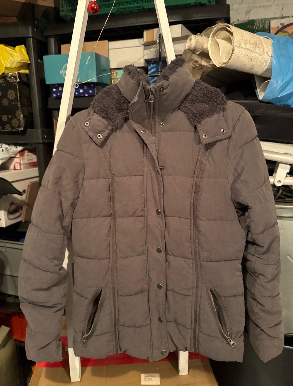 Schöne graue Stepp Winter Jacke