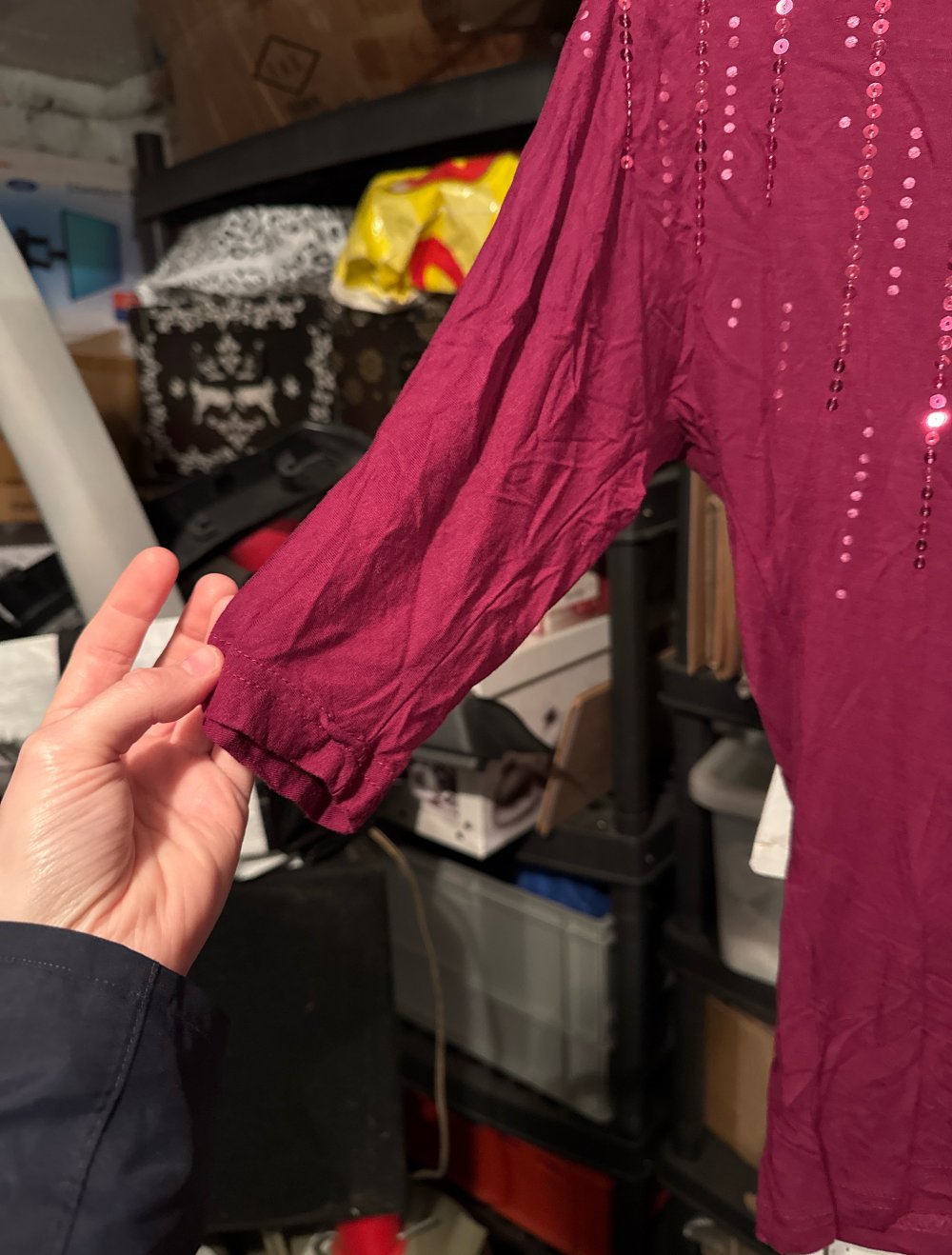 schönes Sweatshirt mit Pailletten