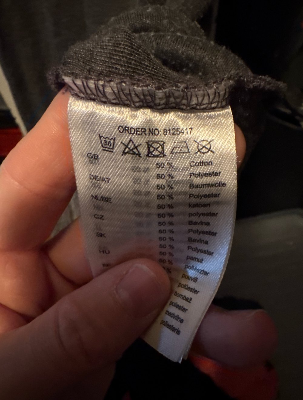 schönes graues langes Kleid