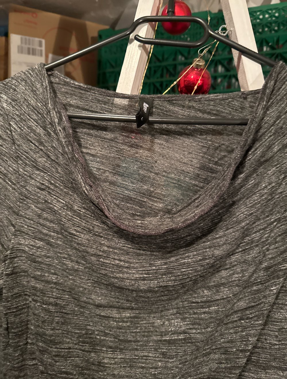 dünnes graues Sweatshirt