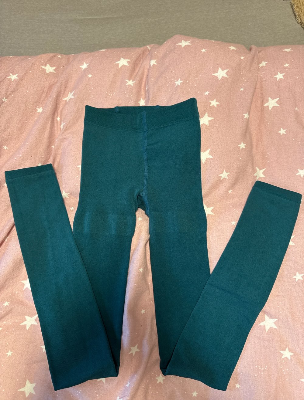 Schöne tannengrüne Winter leggins