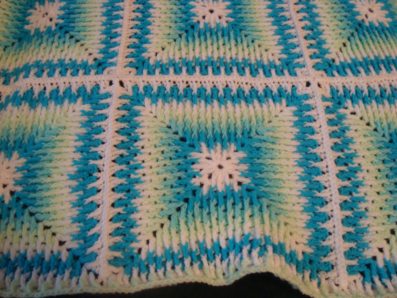 Häkeldecke im 3 D Muster