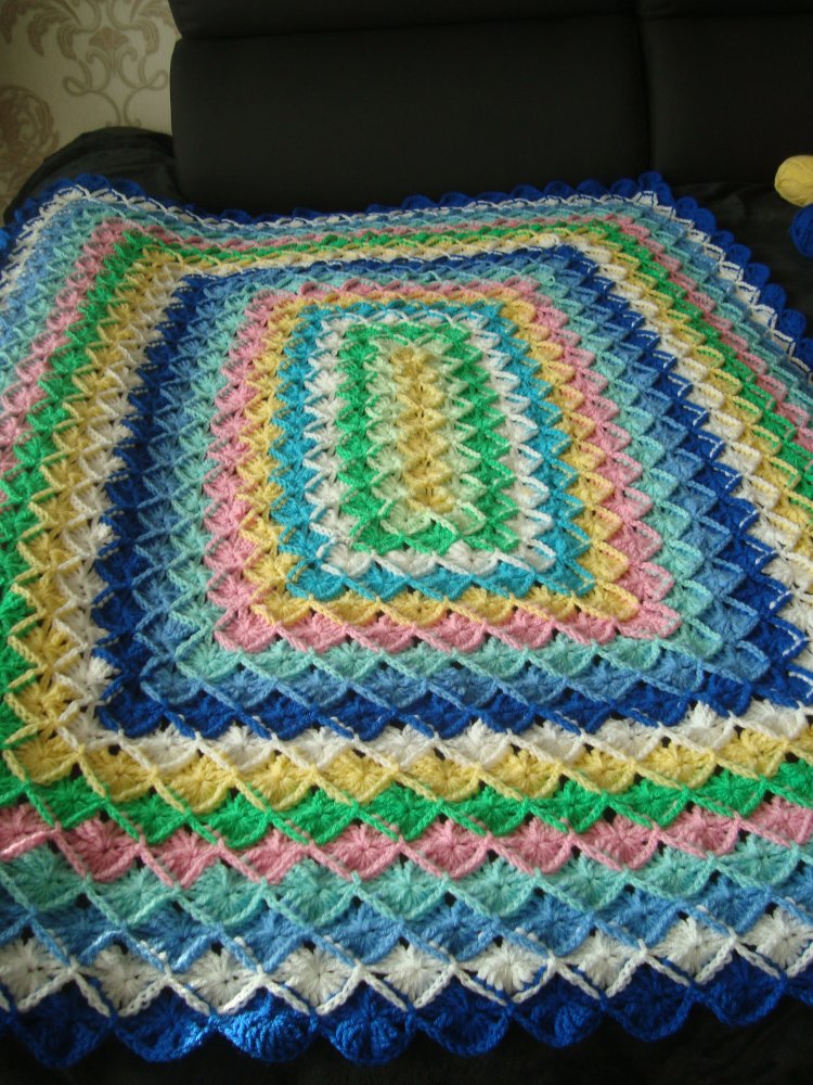 Häkeldecke im Bavarien Muster-