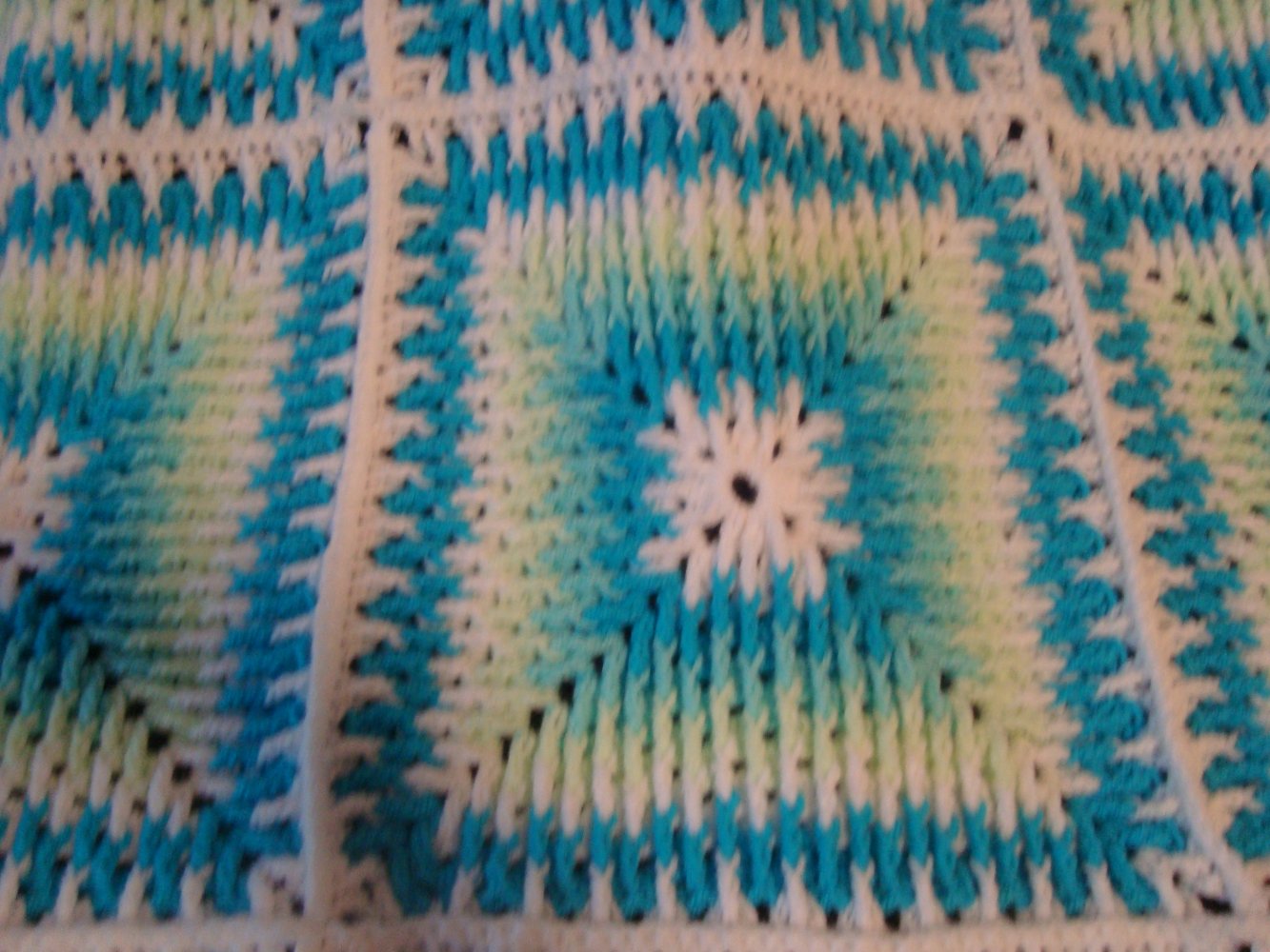 Häkeldecke im 3 D Muster