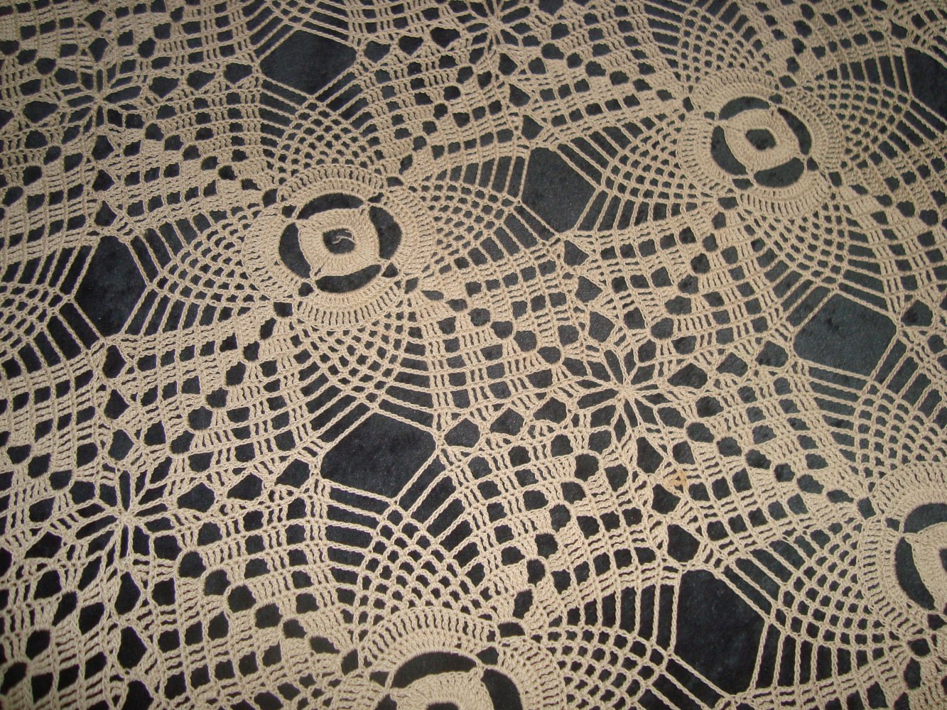 Echte Handabeit ein Unikat-Große Häkeldecke