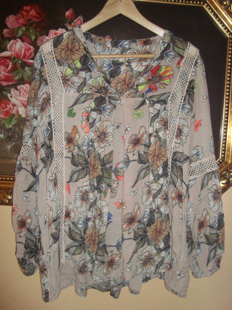 Bluse Blütenprint-Häkeleinsätze  Gr.44/46