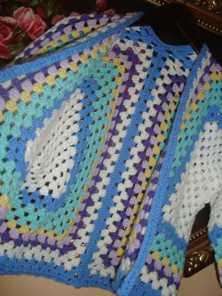 Echte Handarbeit ein Unikat-Granny Square Hexagon Jacke Länge : 52 cm