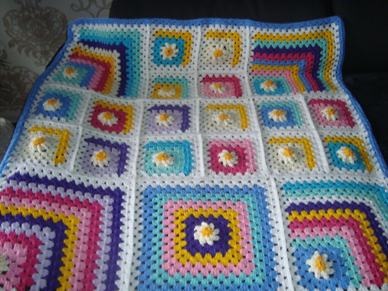 Echte Handarbeit ein Unikat-Granny Square Decke