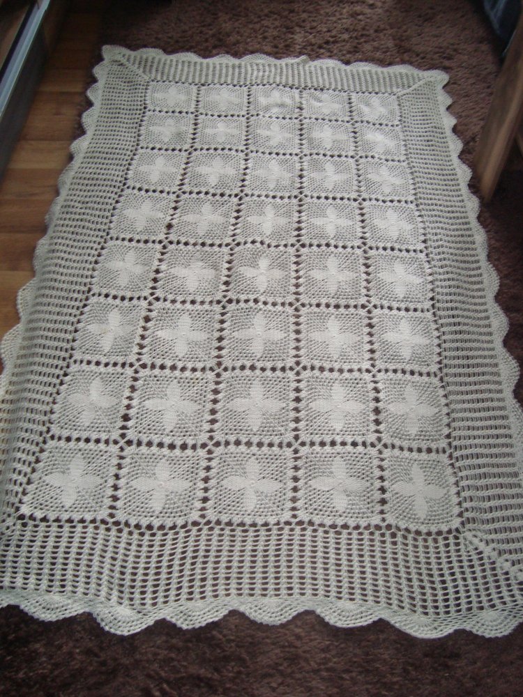 Tischdecke gehäkelt