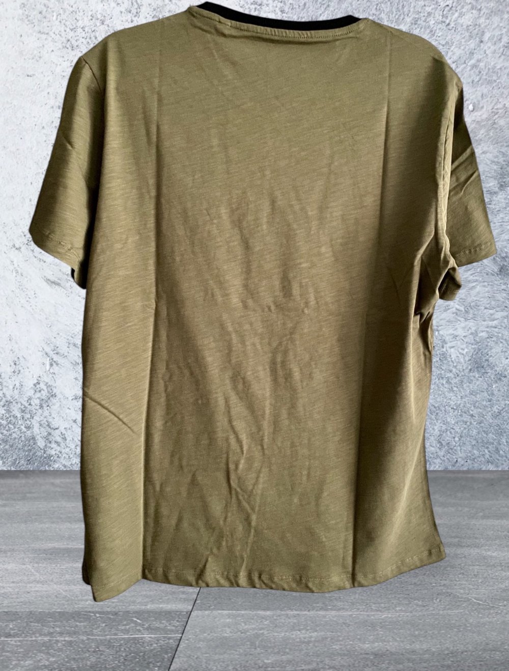 GUESS Herren T-Shirt in Khaki Gr. XL Neu mit Etikett