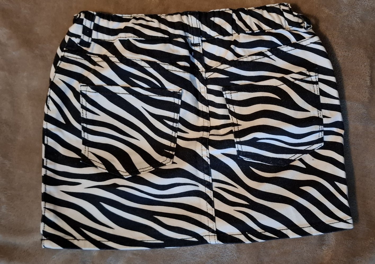 Schwarz-weißer (Zebra-Look) Rock von H&M