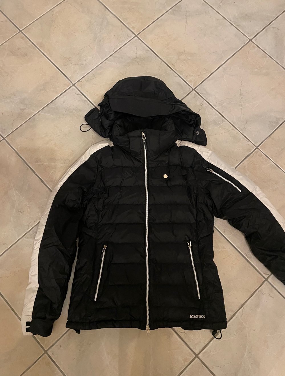 schwarze Ski Jacke