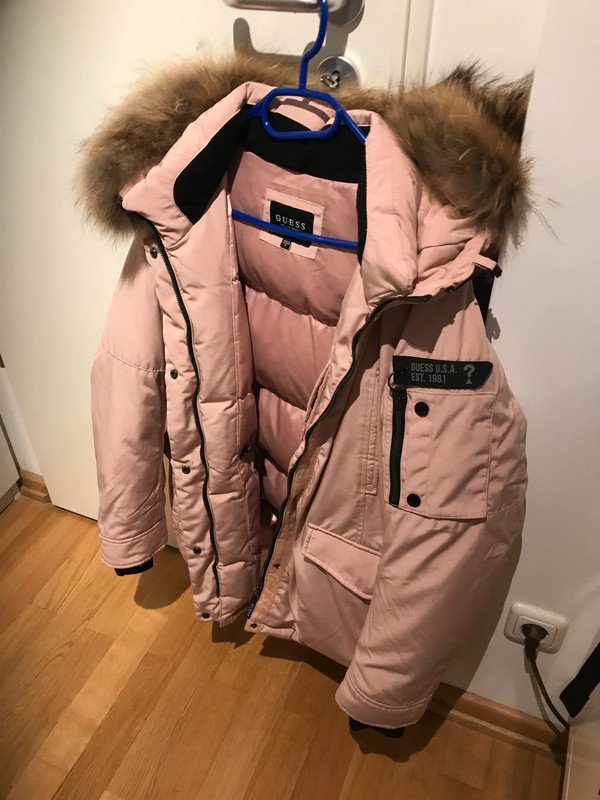 Guess Damen Daunenjacke – Größe M – Gebraucht, aber in Top-Zustand