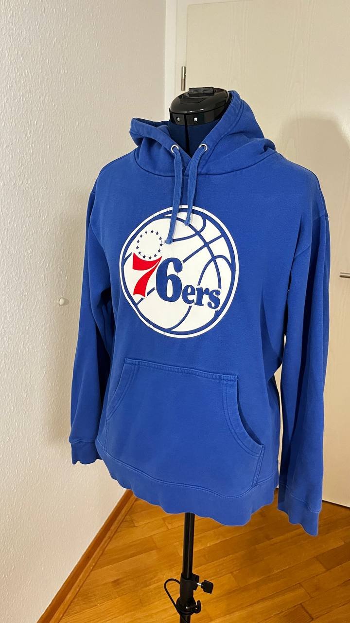 NBA-Hoodie in Blau (Philadelphia 76ers, Ben Simmons, Größe M)