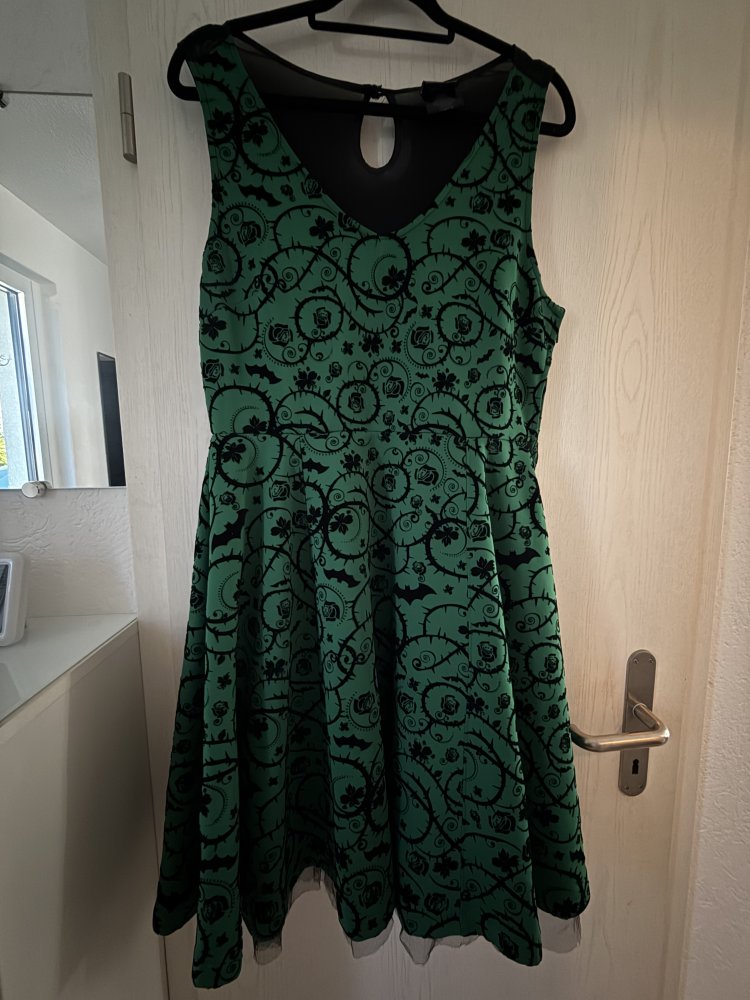 DC Bombshells Poison Ivy Dress by Hot Topic 