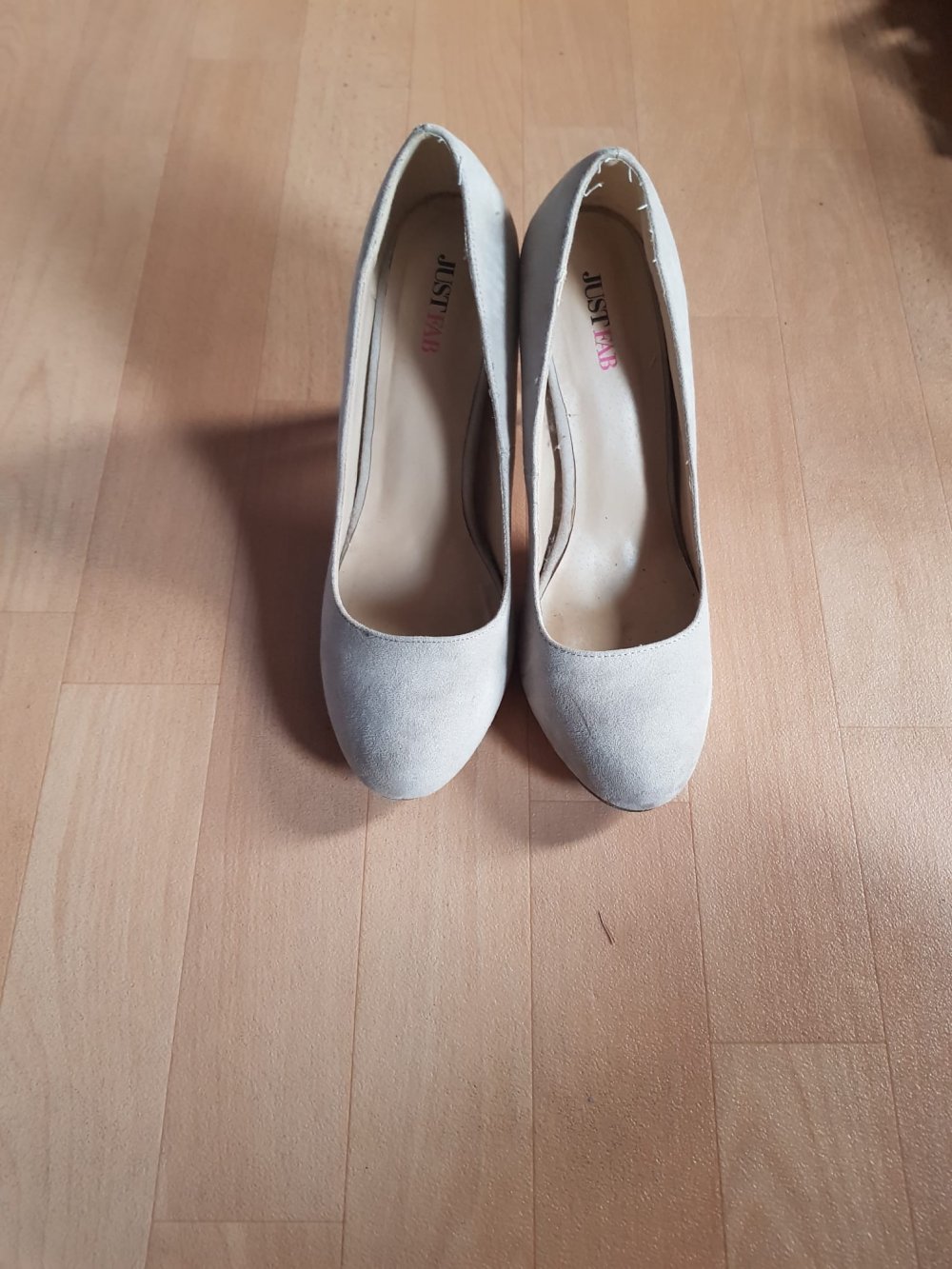graue Pumps