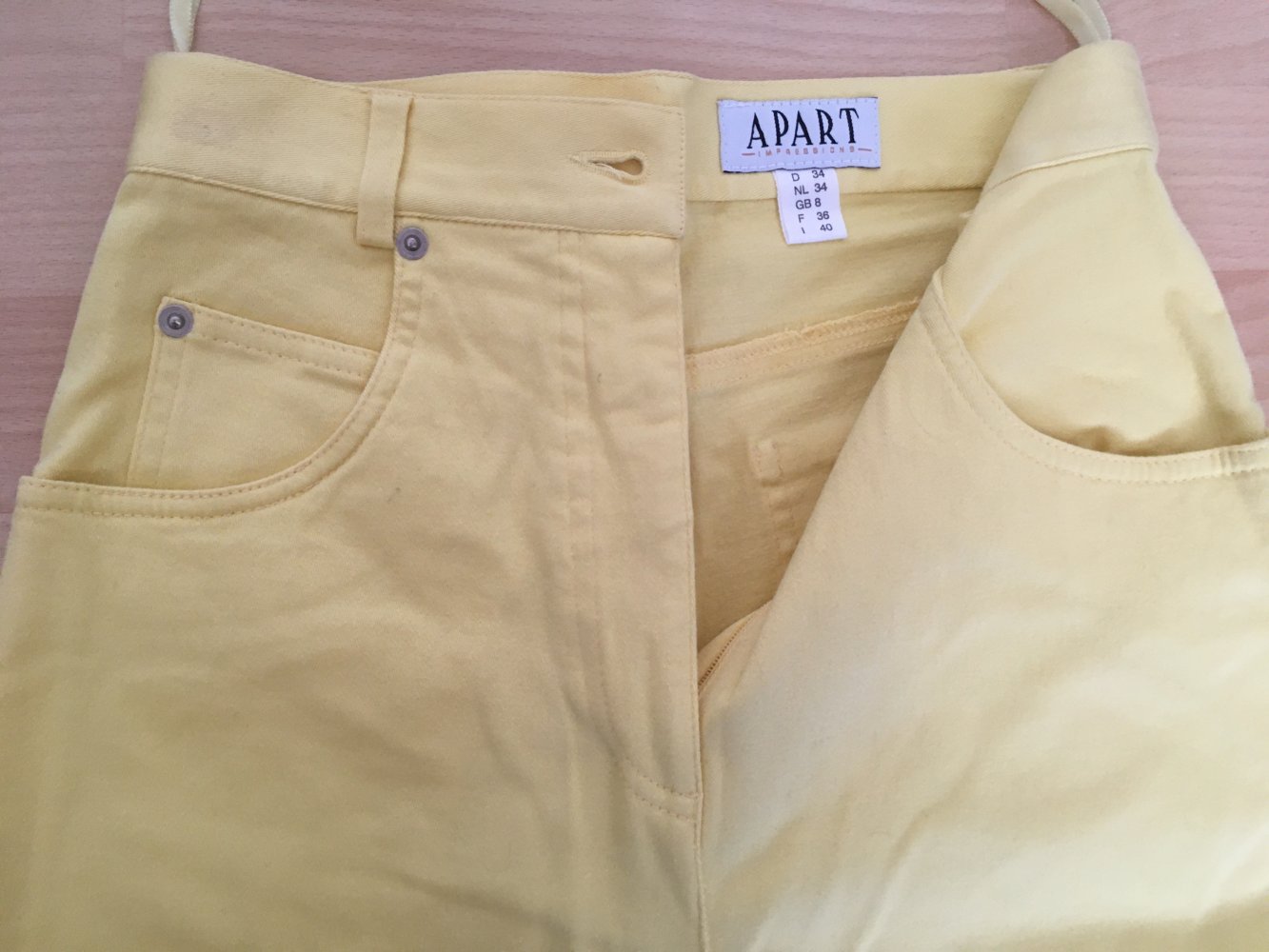 NEU - Apart Hose mit Ananas Stickerei + Glitzer, gelb silber grün - Gr. XS / 34